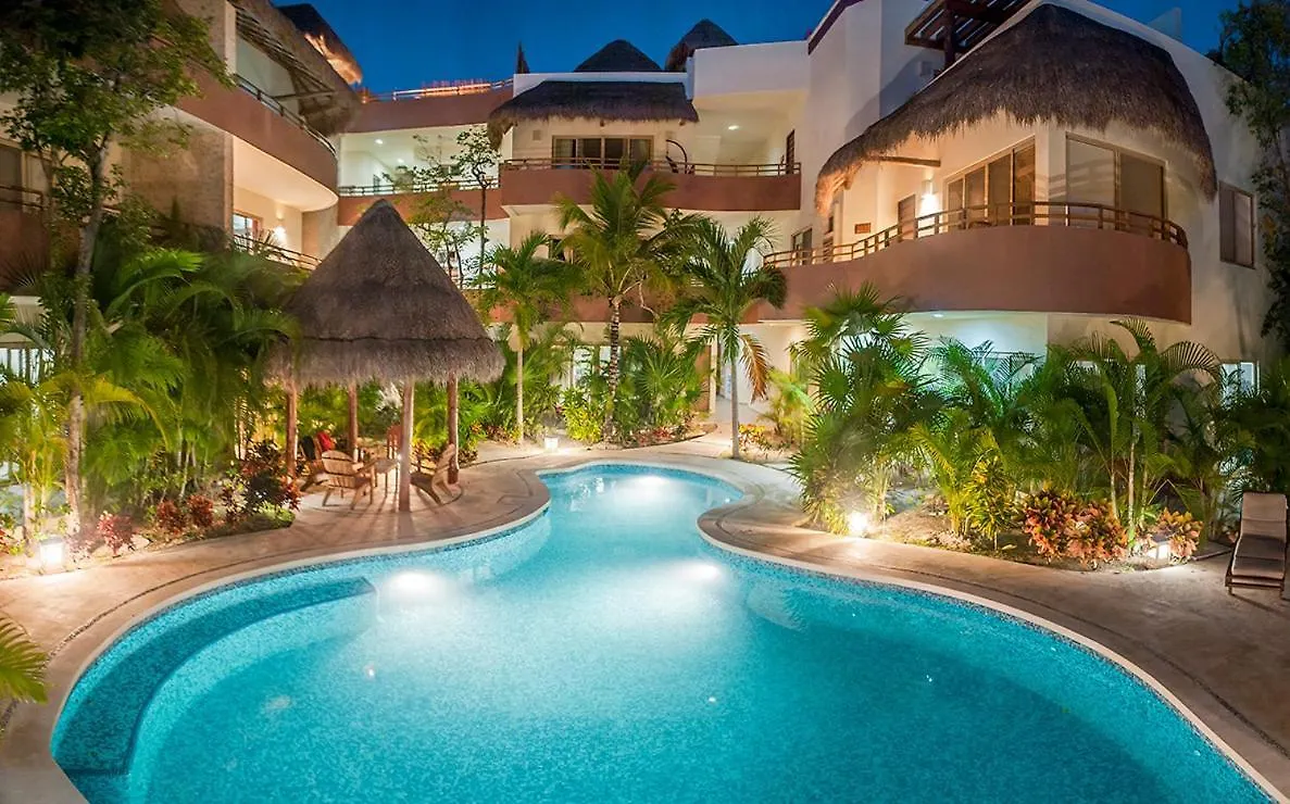 Penthouse With Private Rooftop Terrace, Hot Tub, And Community Pool