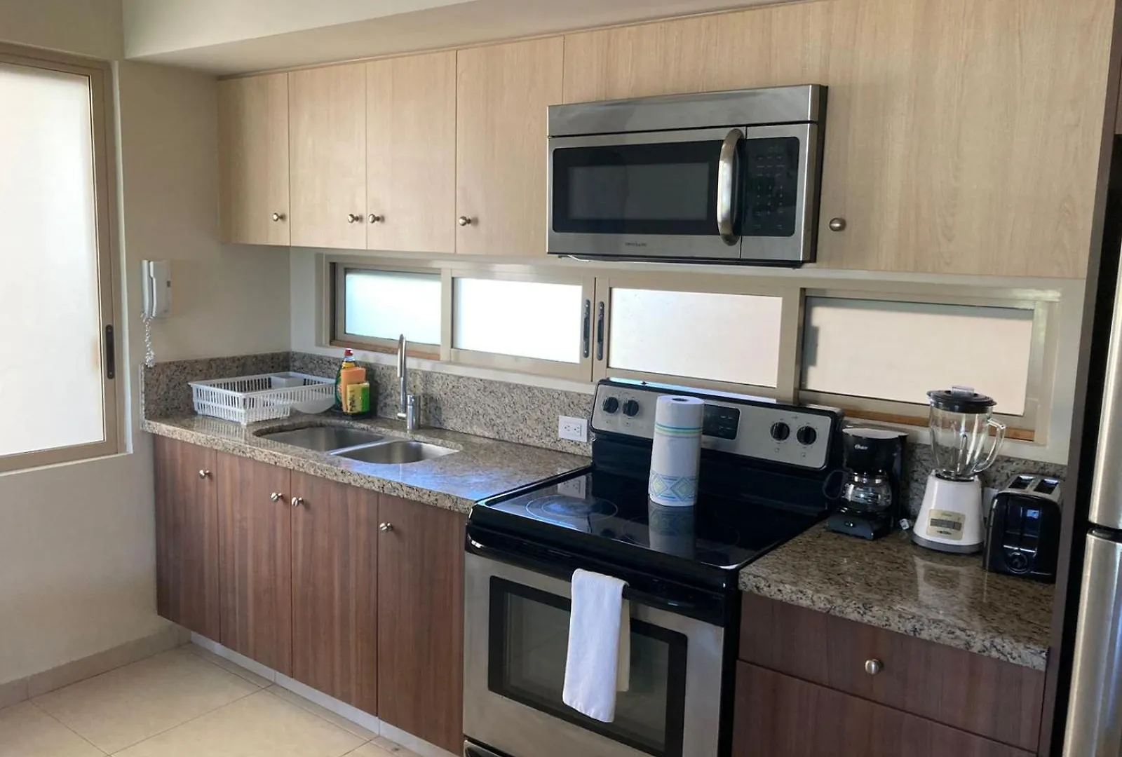 Penthouse With Private Rooftop Terrace, Hot Tub, And Community Pool Apartment