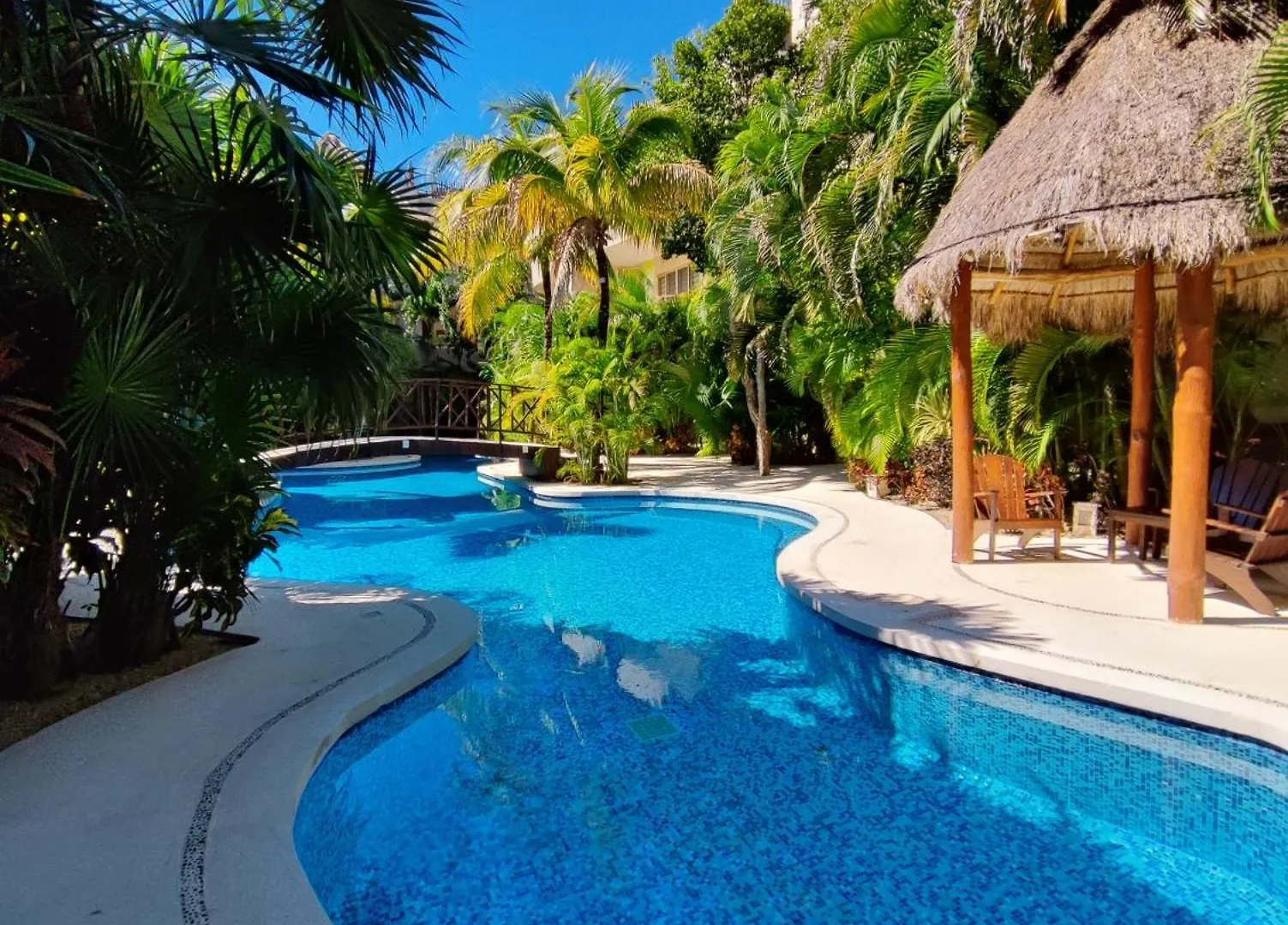 Penthouse With Private Rooftop Terrace, Hot Tub, And Community Pool